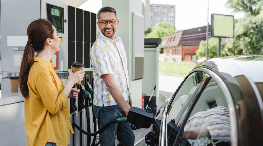 Vales de gasolina para empleados: cómo eficientar el control de combustible